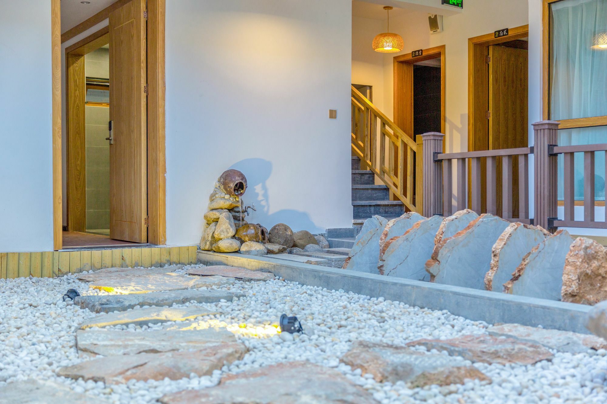 The South House Hotel ลี่เจียง ภายนอก รูปภาพ